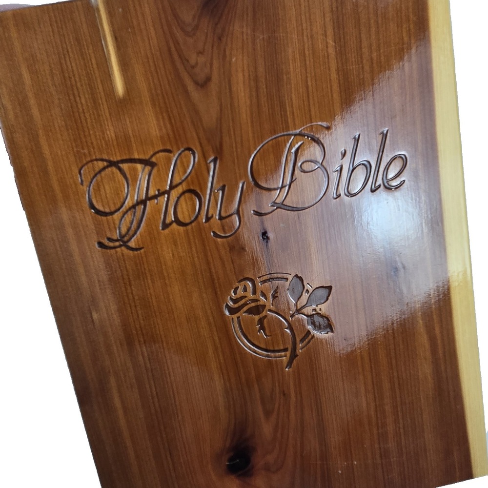 Vtg MCM Union Made Cedar Holy Bible Box Brass Hinges Felt Lining 9x6.5x3" EMPTY